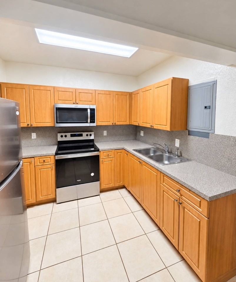 4820 Nw 6th St #4822 - Photo 4 of 12