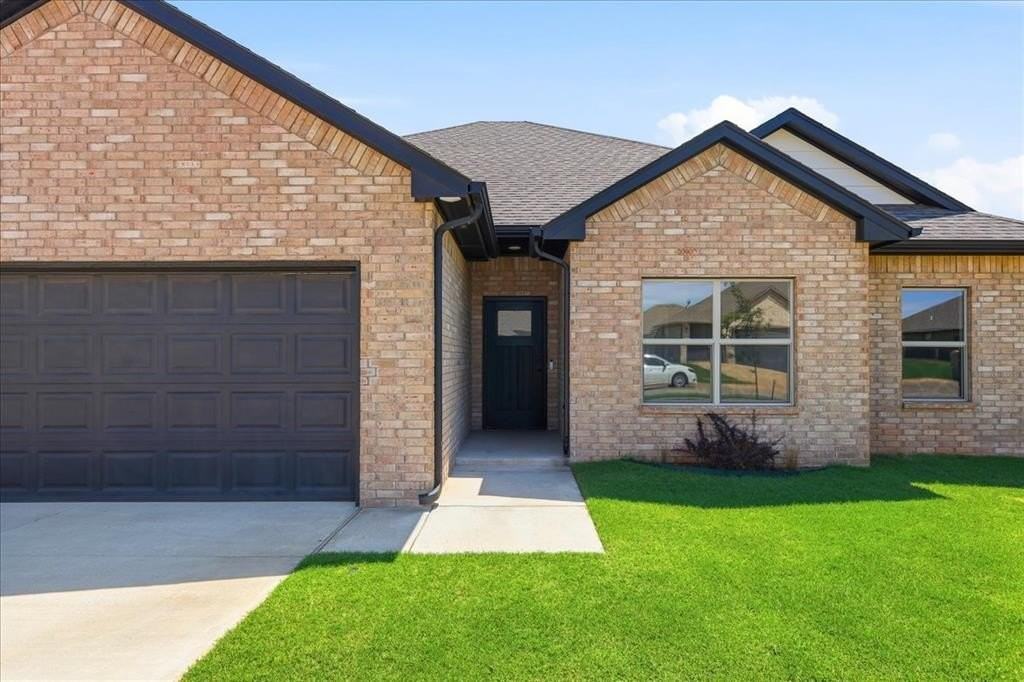 704 N Cottontail Way - Photo 2 of 50