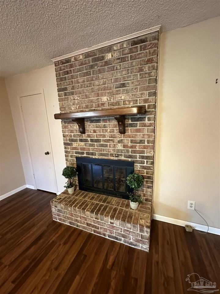 7810 Folkstone Dr - Photo 3 of 21