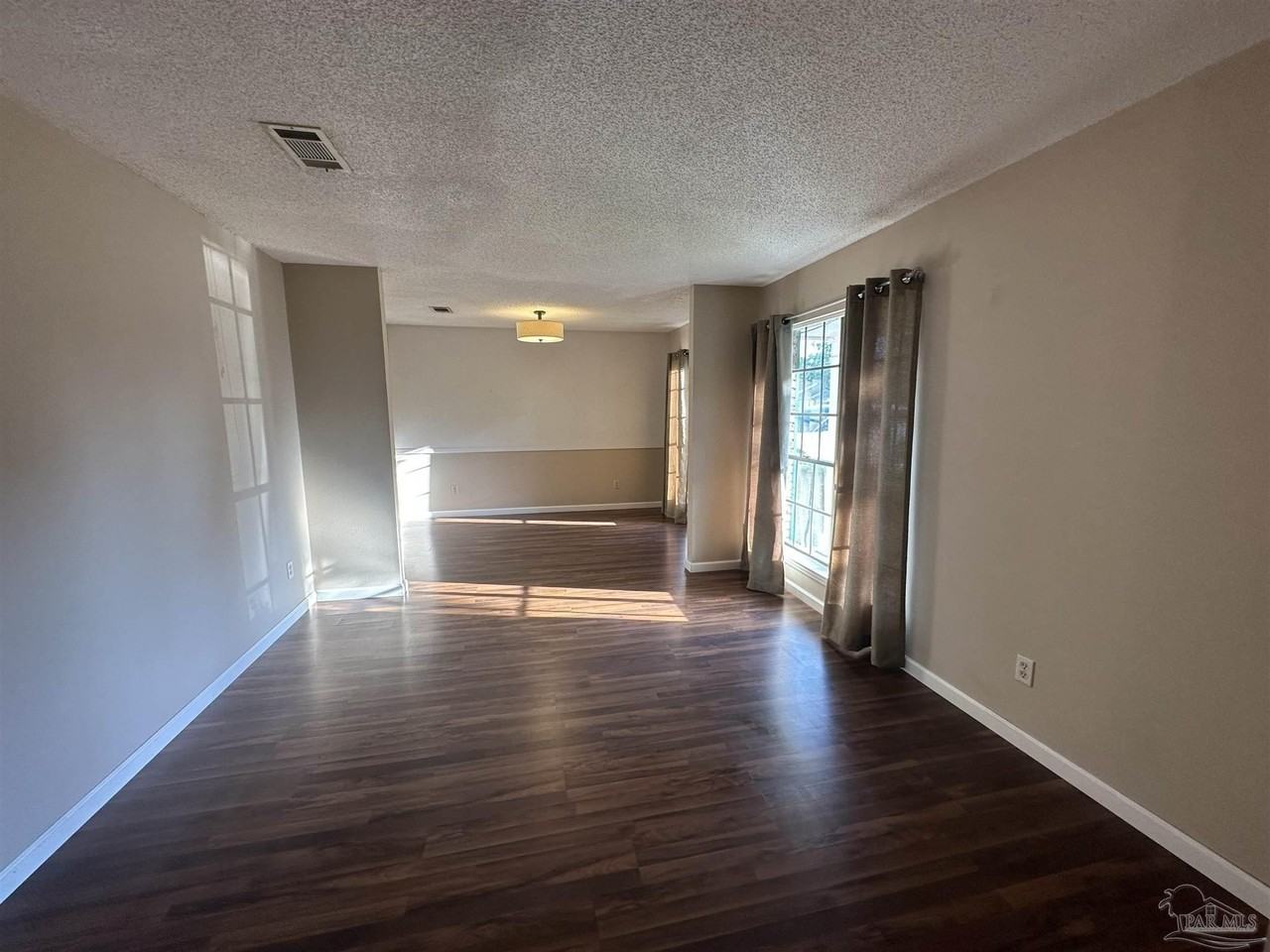 7810 Folkstone Dr - Photo 4 of 21