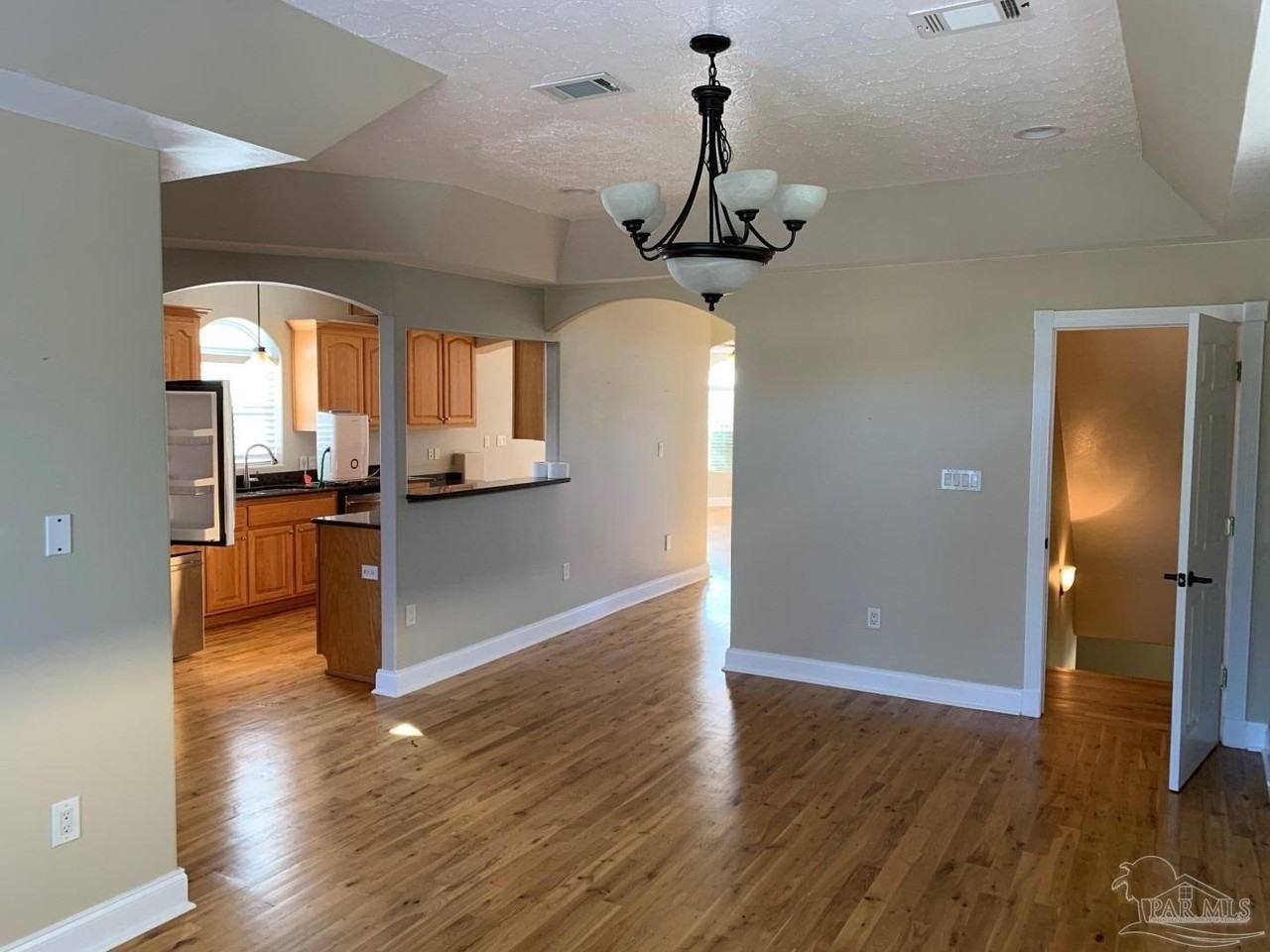 1804 Cypress St - Photo 3 of 15