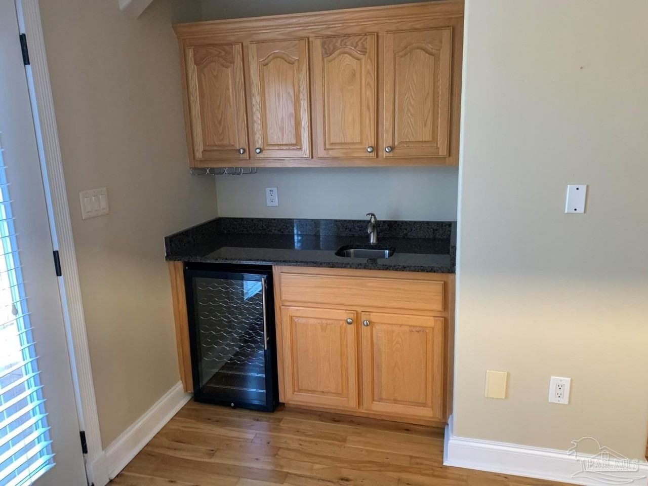 1804 Cypress St - Photo 5 of 15