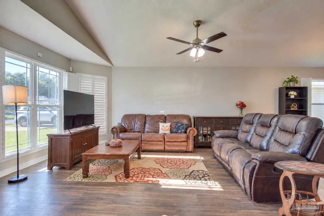 10566 Senegal Dr - Photo 3 of 14