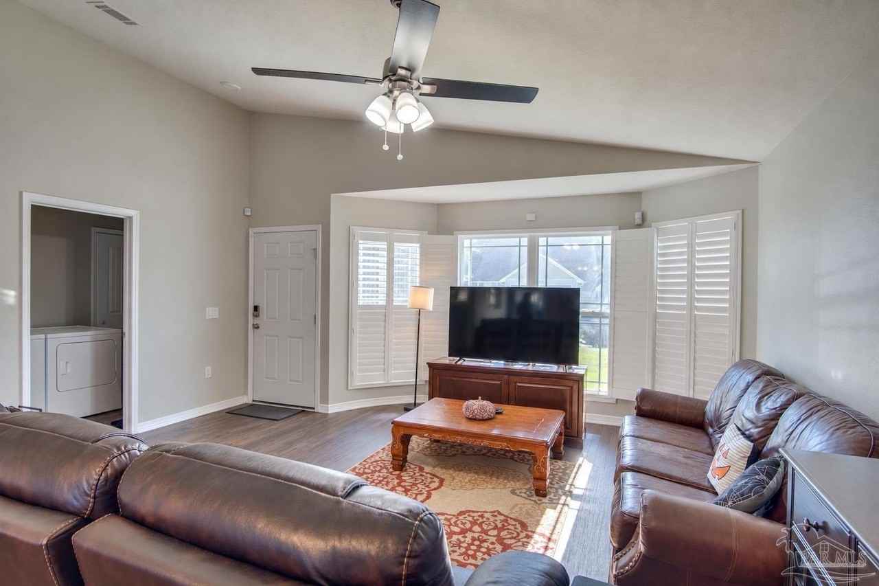 10566 Senegal Dr - Photo 4 of 14