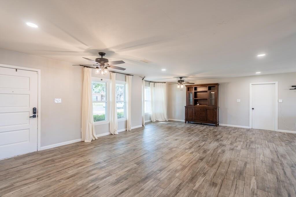 2804 W Shandon Ave - Photo 5 of 45