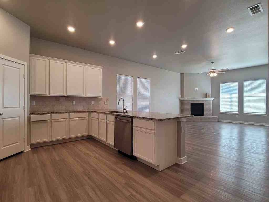 6730 Rio Bravo St - Photo 2 of 9