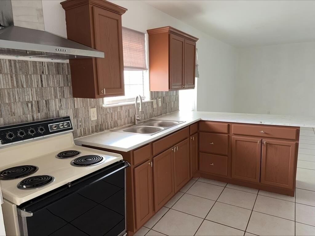1314 E Cowden Ave - Photo 4 of 8