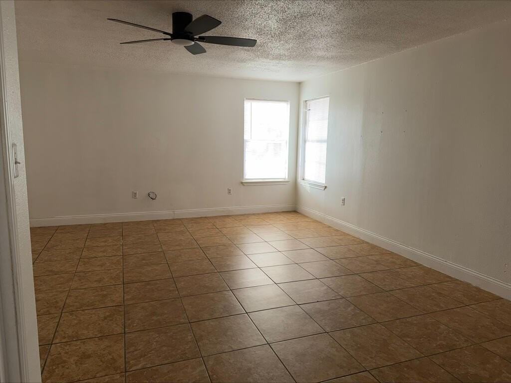 1314 E Cowden Ave - Photo 7 of 8