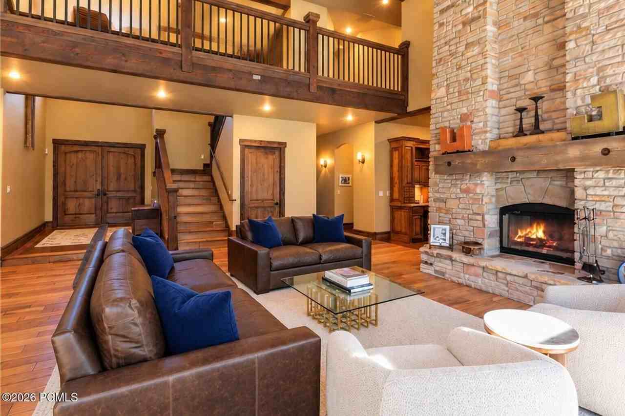 1171 Cottonwood Ln - Photo 5 of 39