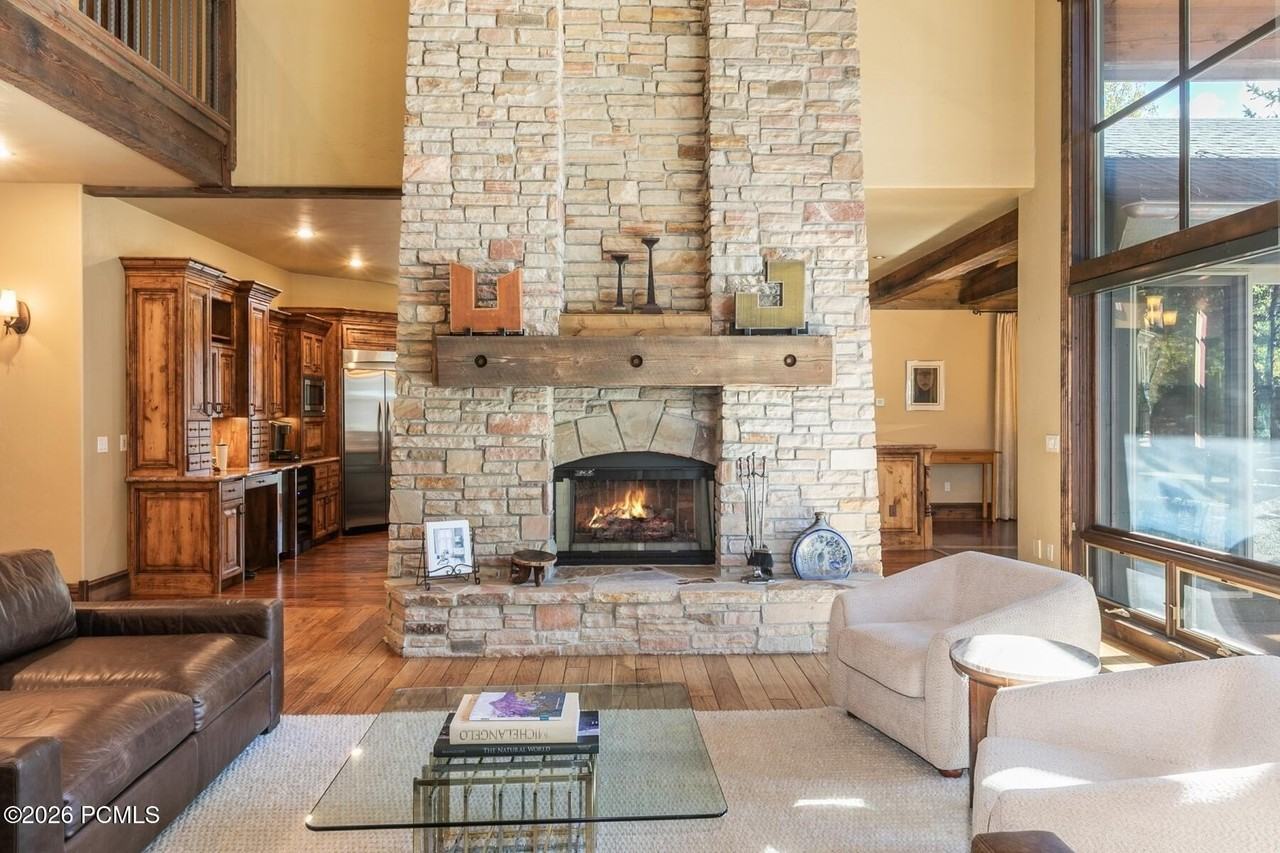 1171 Cottonwood Ln - Photo 6 of 39