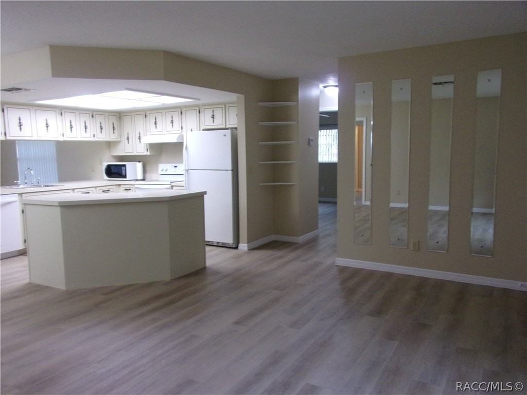 6715 E Red Robin Ln - Photo 6 of 50