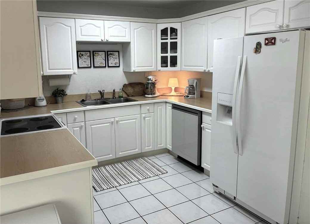 1820 Waterford Dr #3 - Photo 3 of 30