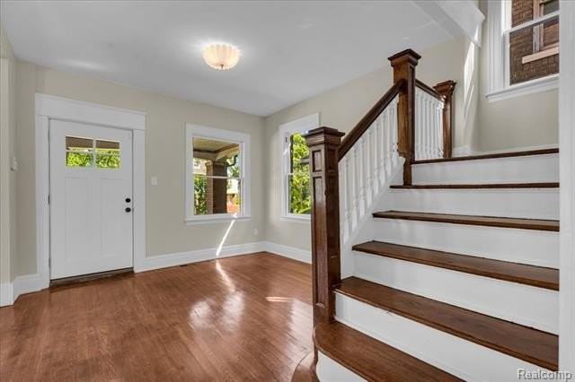 751 Van Dyke St - Photo 4 of 43