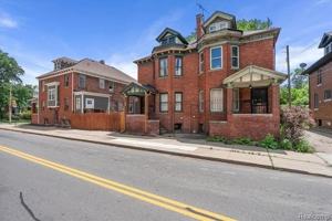 featured image of 7950 E Lafayette St