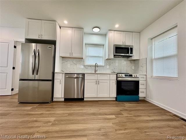 583 N Perry St - Photo 4 of 15