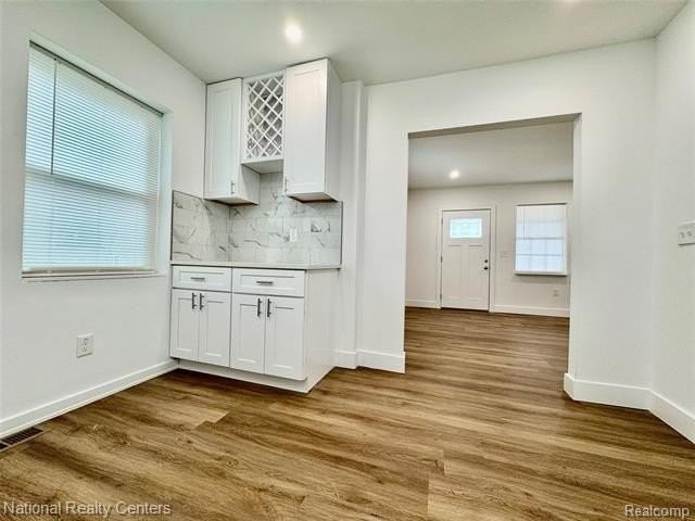 583 N Perry St - Photo 6 of 15