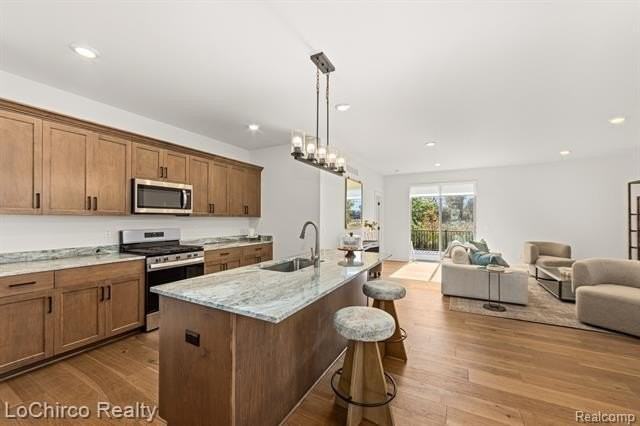 8195 Cherry Blossom Ln - Photo 5 of 36
