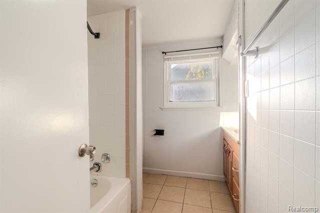 7251 Voerner Ave - Photo 6 of 16