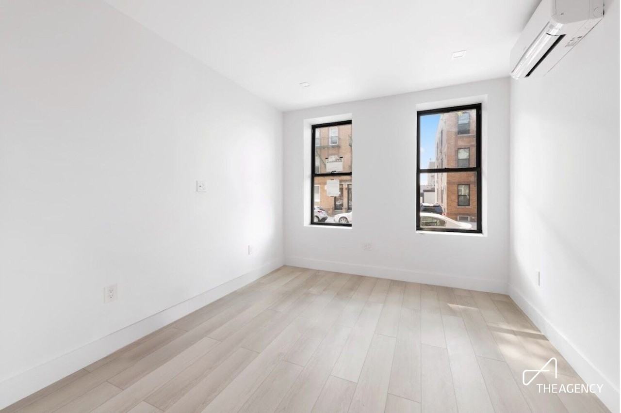 34 -32 43rd St - Photo 3 of 10