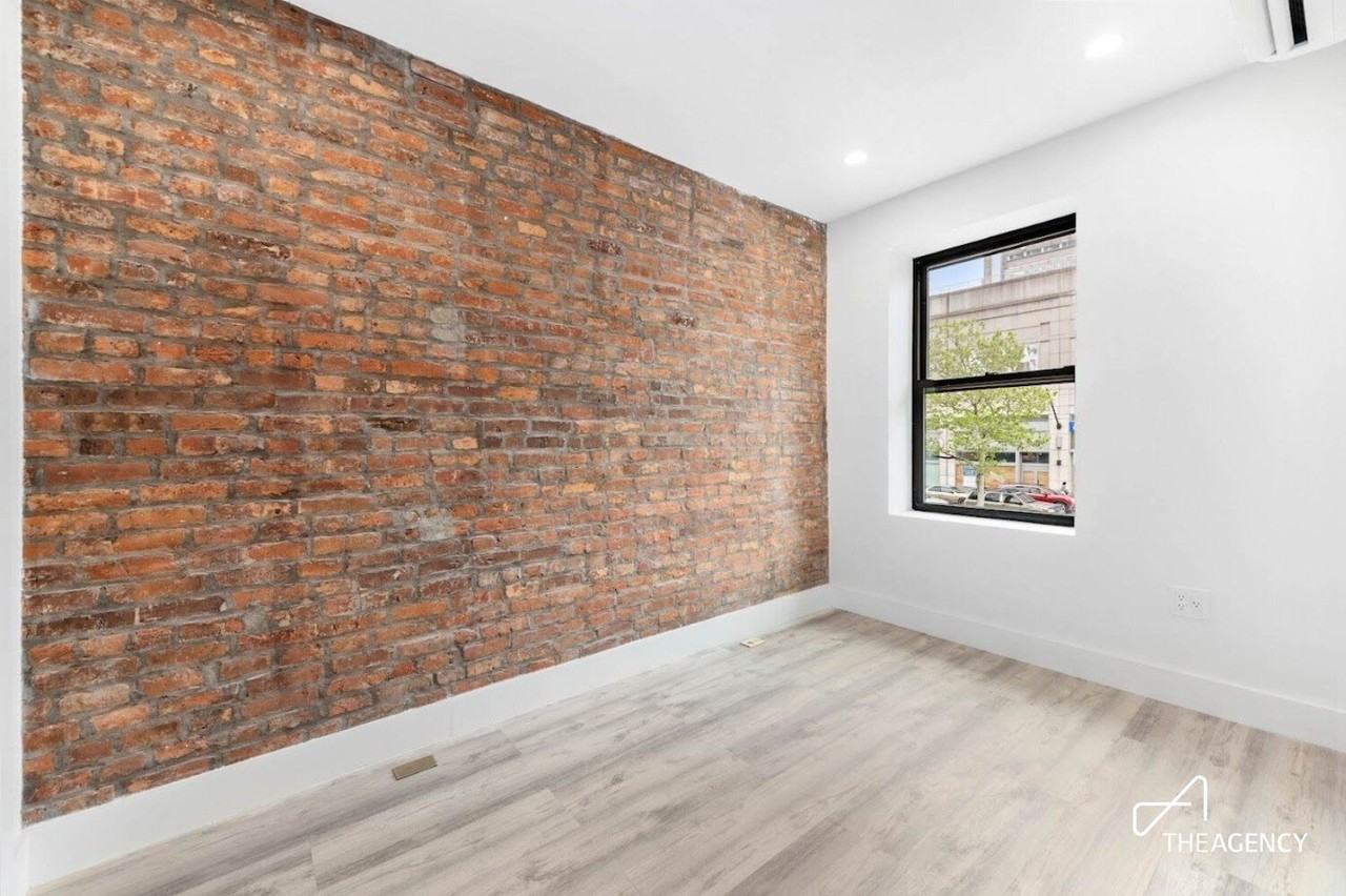 555 2nd Ave - Photo 4 of 8