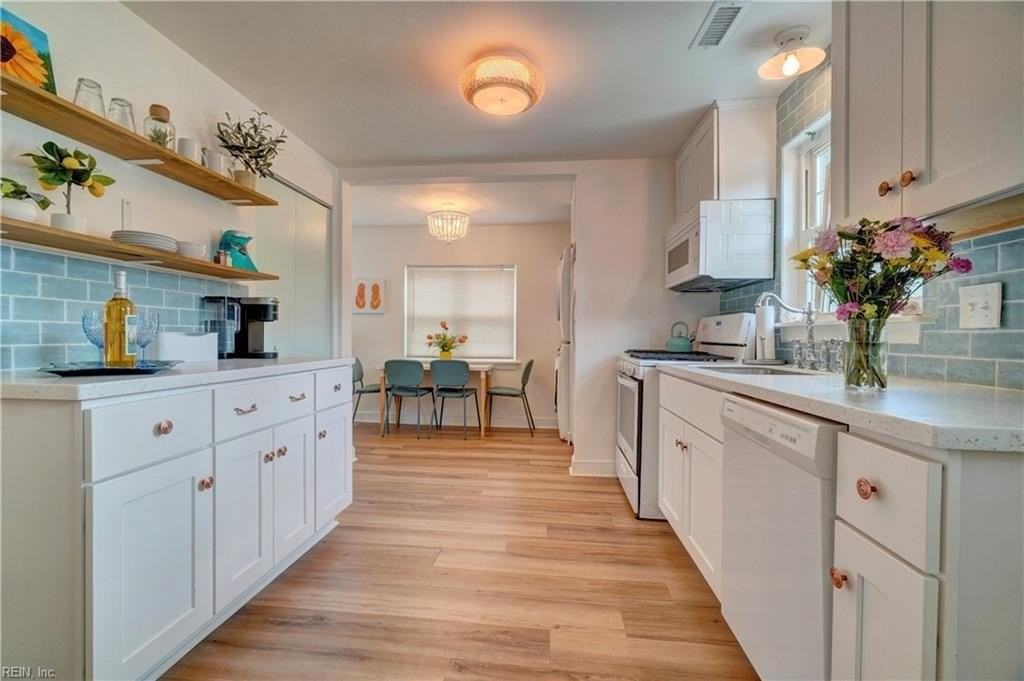 1406 Baychester Ave - Photo 3 of 34