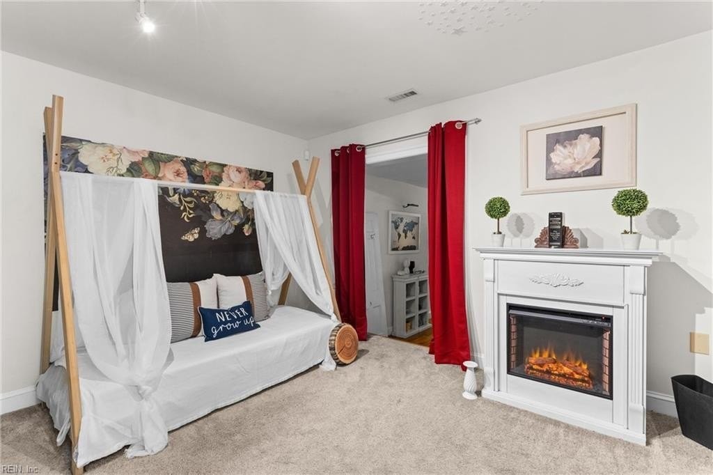 10357 Warwick Blvd #B - Photo 3 of 17