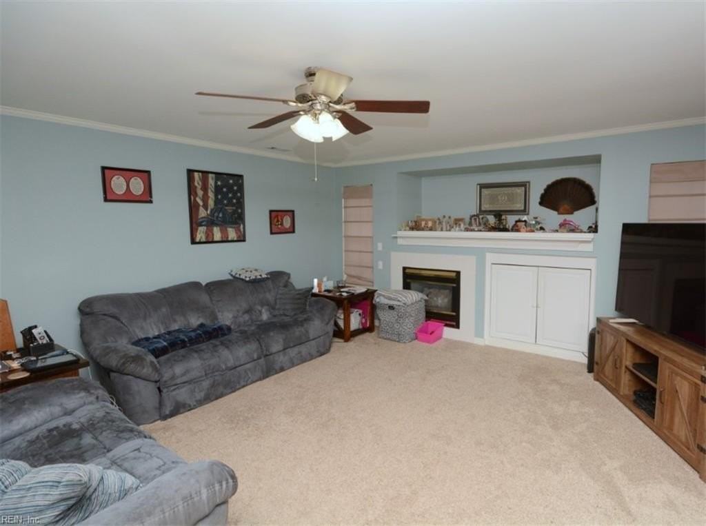 315 S Monterey Dr - Photo 4 of 50