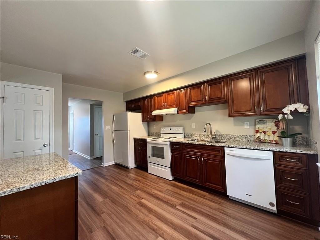 924 Daniel Maloney Dr - Photo 4 of 24