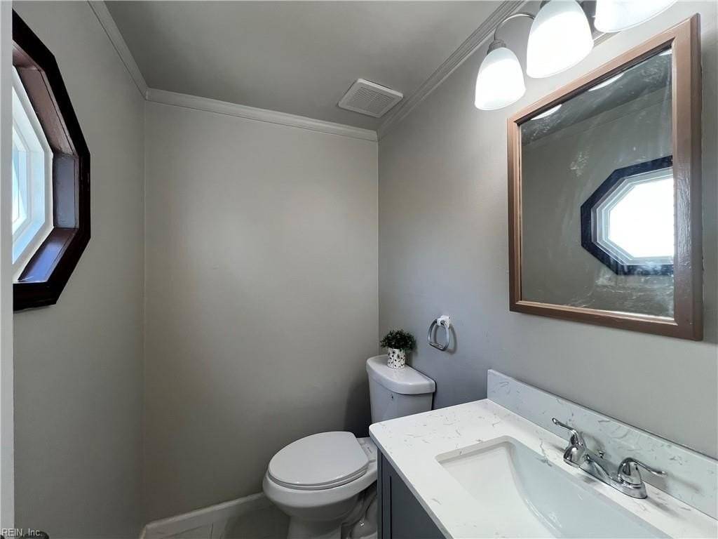 924 Daniel Maloney Dr - Photo 7 of 24