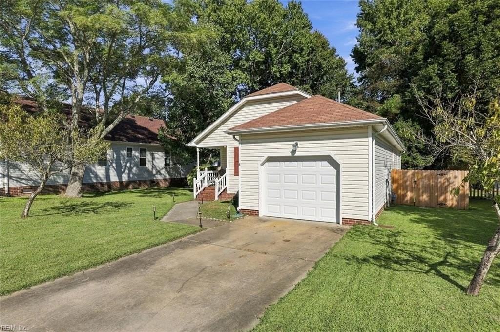 227 Abingdon Cir - Photo 3 of 39
