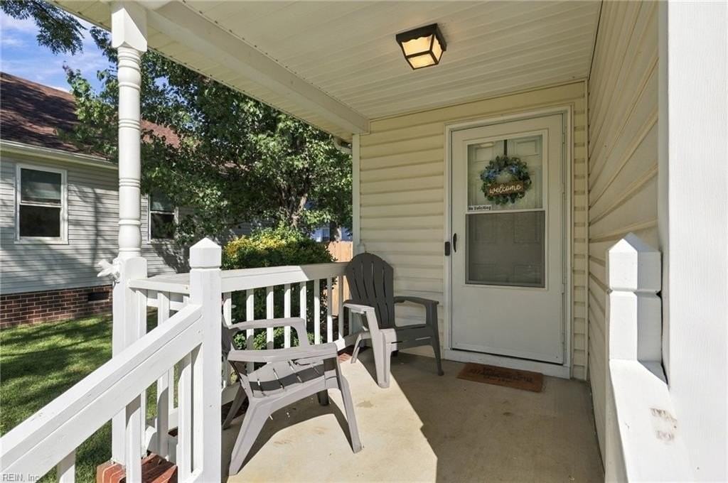 227 Abingdon Cir - Photo 5 of 39