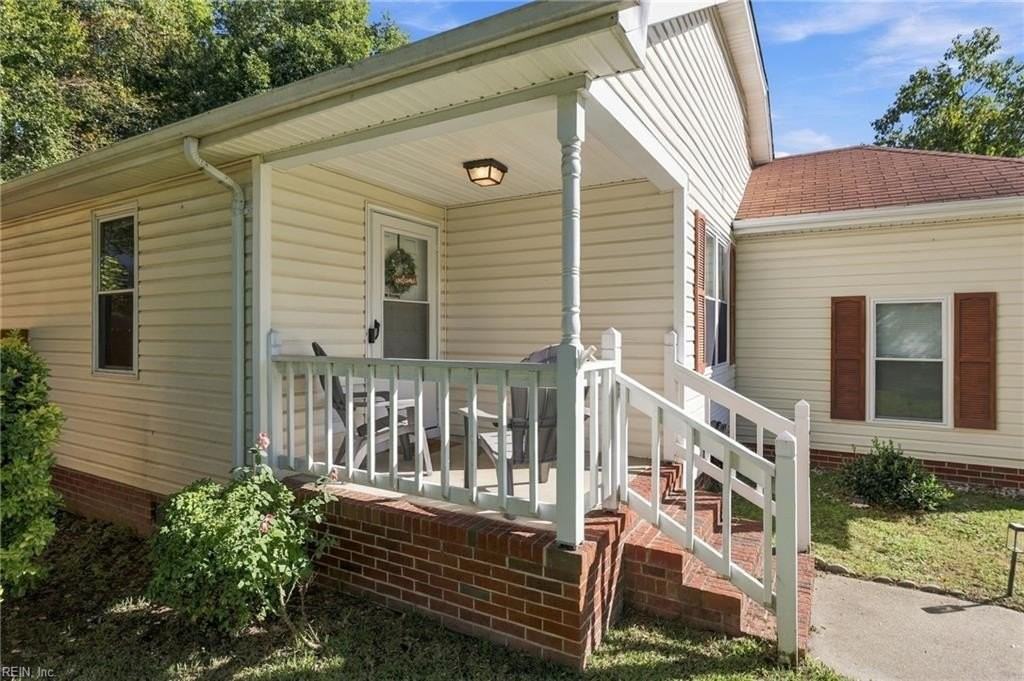 227 Abingdon Cir - Photo 6 of 39