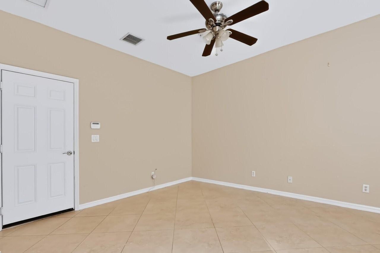 114 Locustberry Ln #105 - Photo 4 of 32