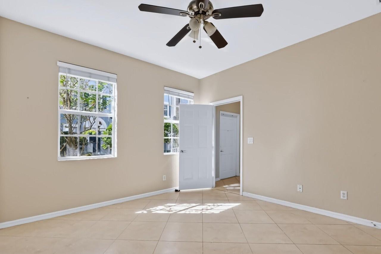 114 Locustberry Ln #105 - Photo 5 of 32