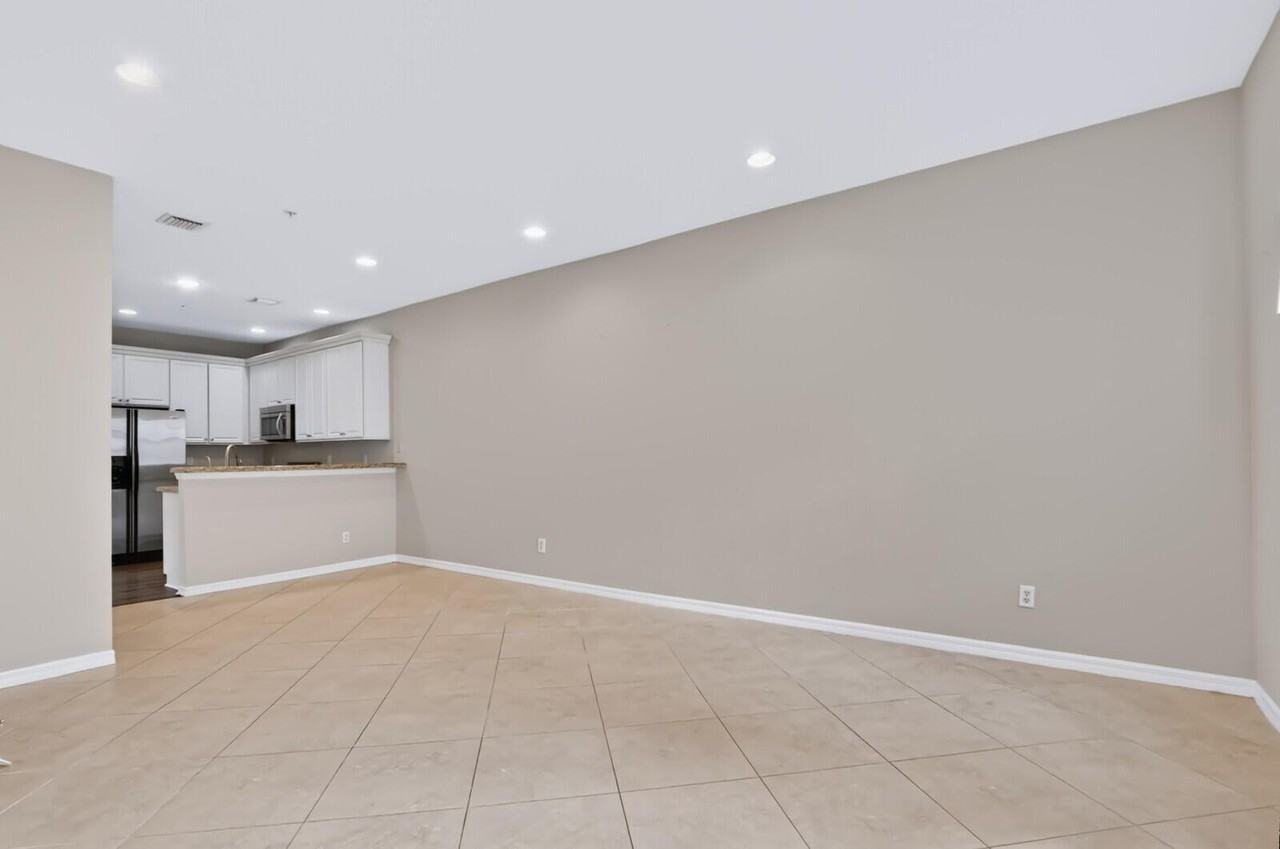 114 Locustberry Ln #105 - Photo 6 of 32