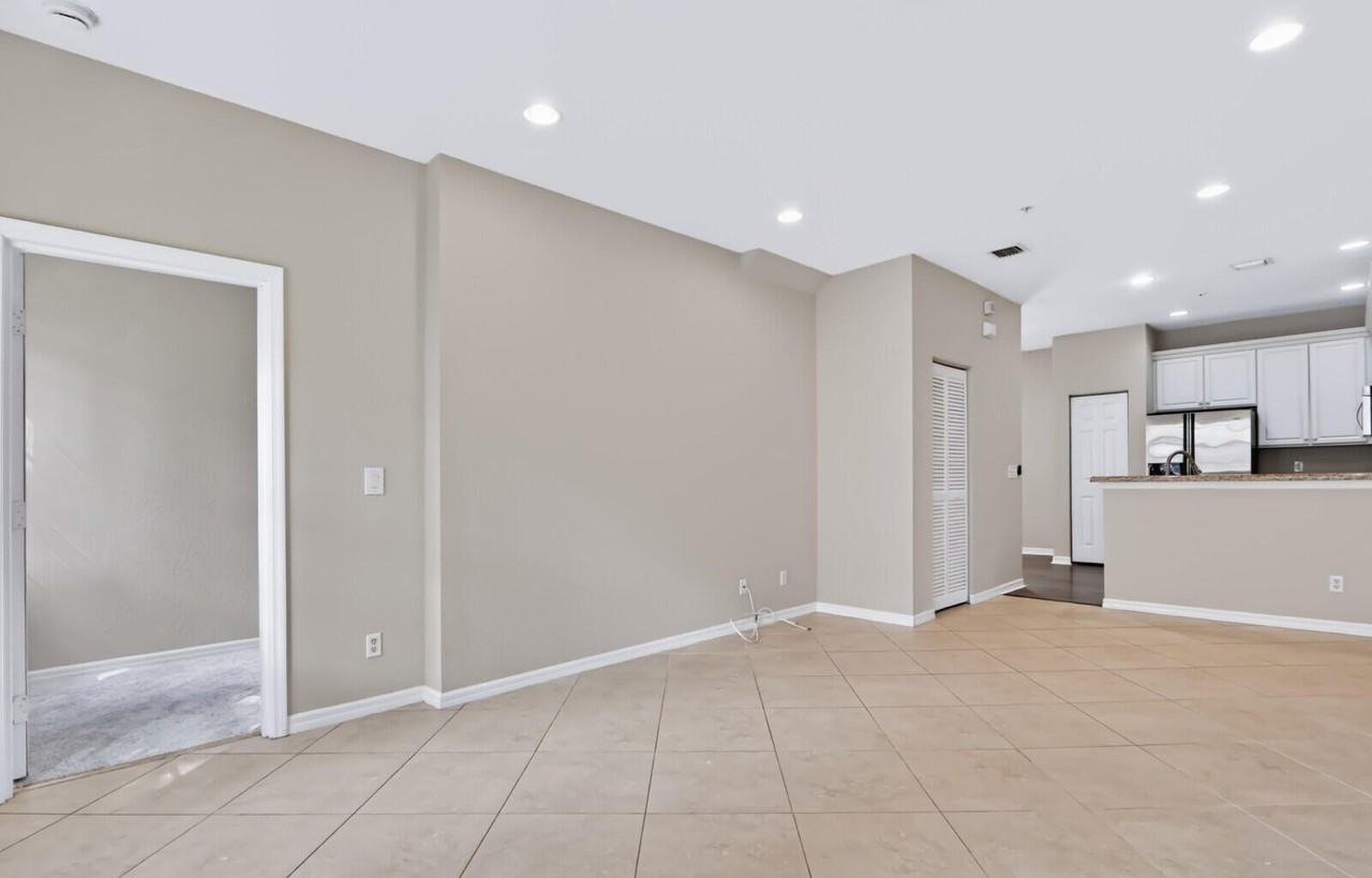 114 Locustberry Ln #105 - Photo 7 of 32