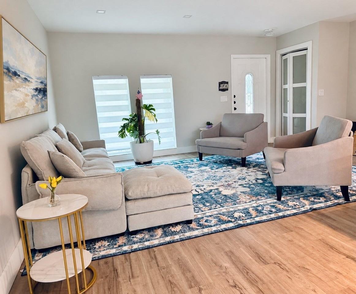 14624 Country Side Ln - Photo 2 of 26