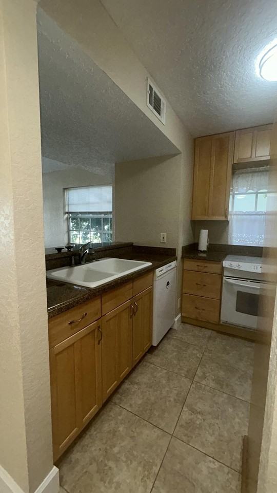 1135 Lake Shore Dr #201 - Photo 7 of 39