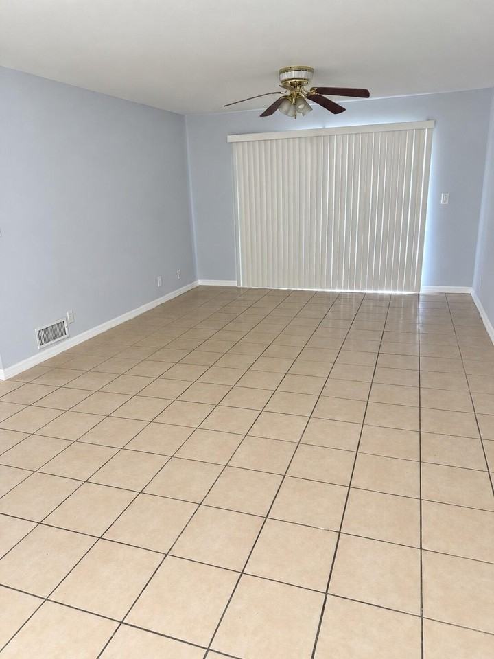 2802 Nw 55th Ave #2A - Photo 3 of 3