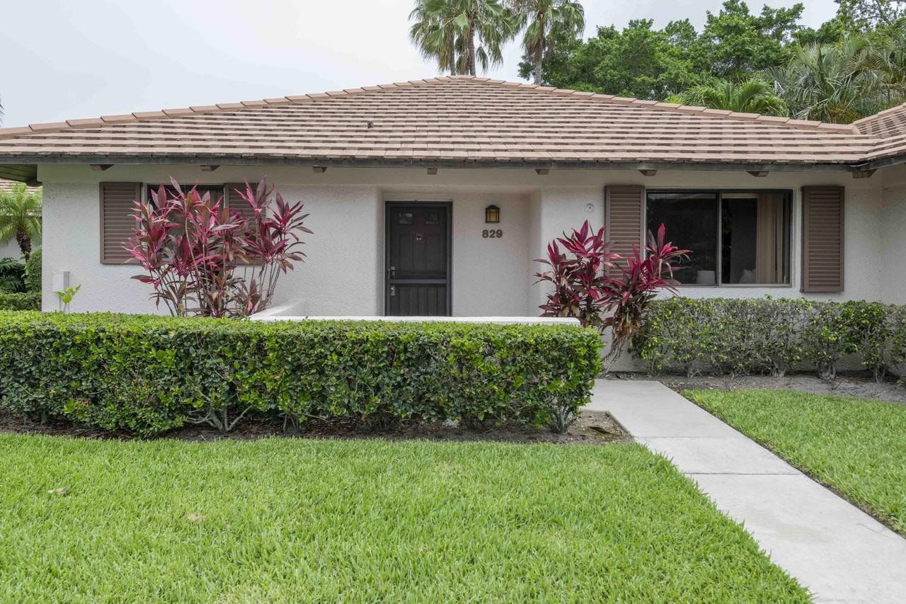 829 Club Dr - Photo 3 of 38
