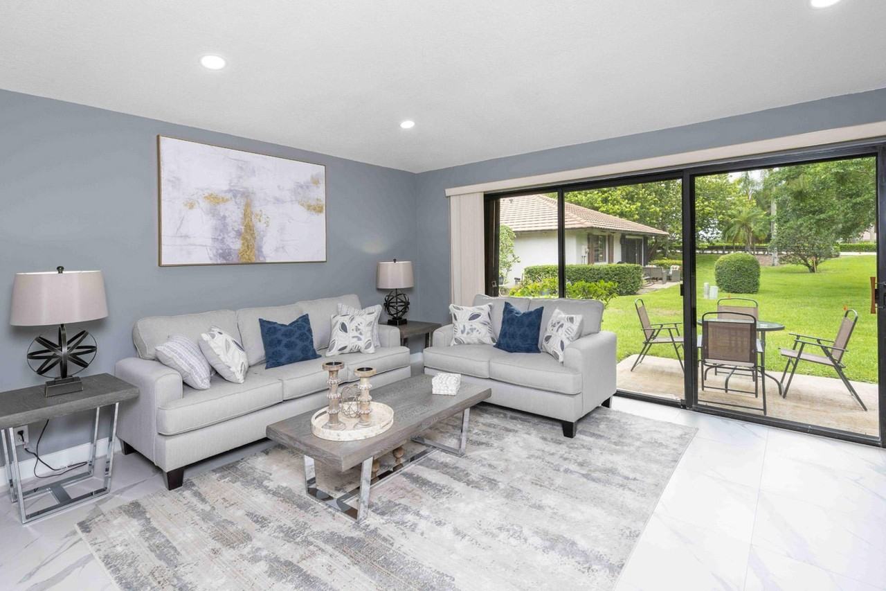 829 Club Dr - Photo 4 of 38