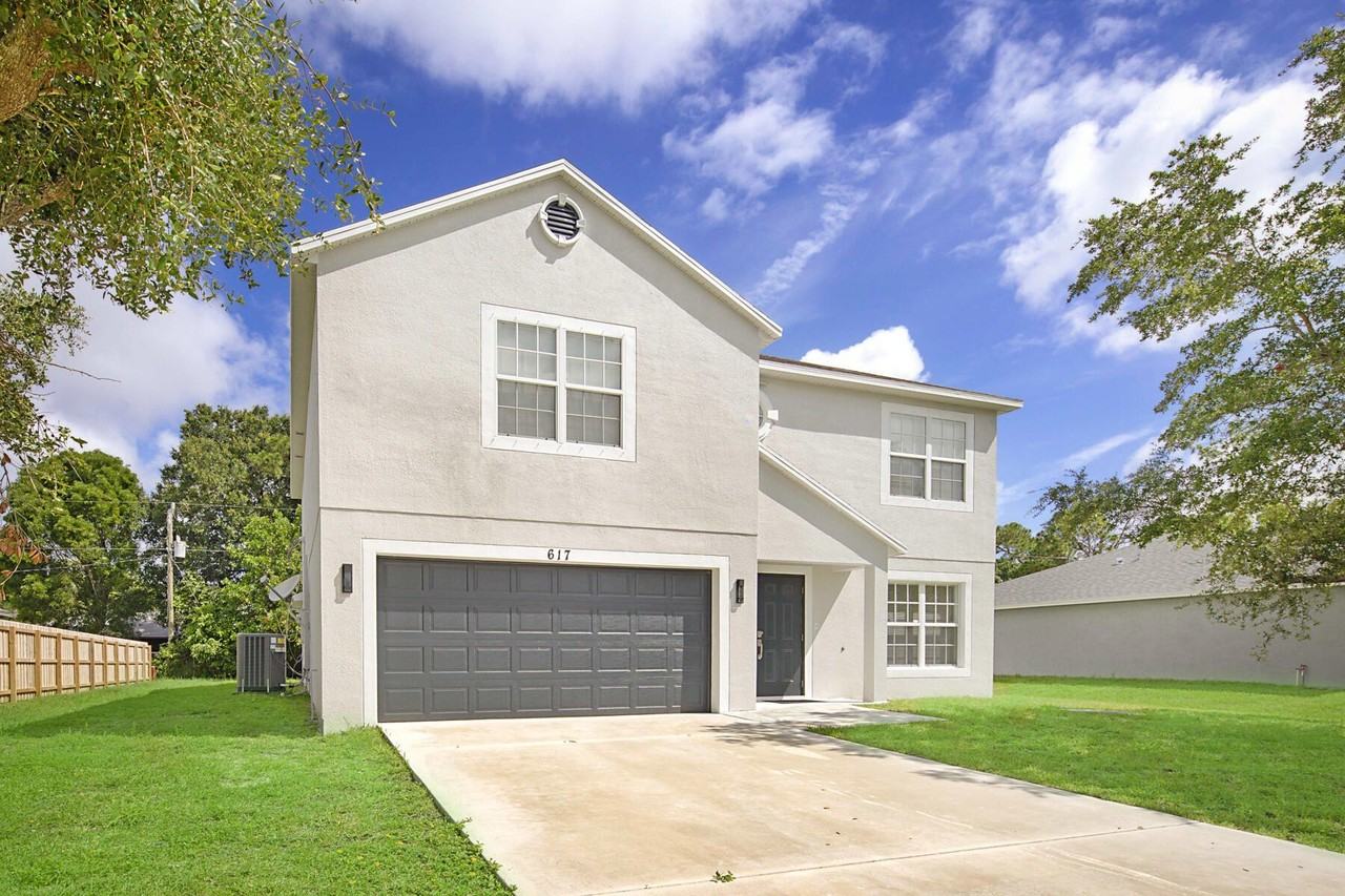 617 Se Karrigan Ter - Photo 3 of 44