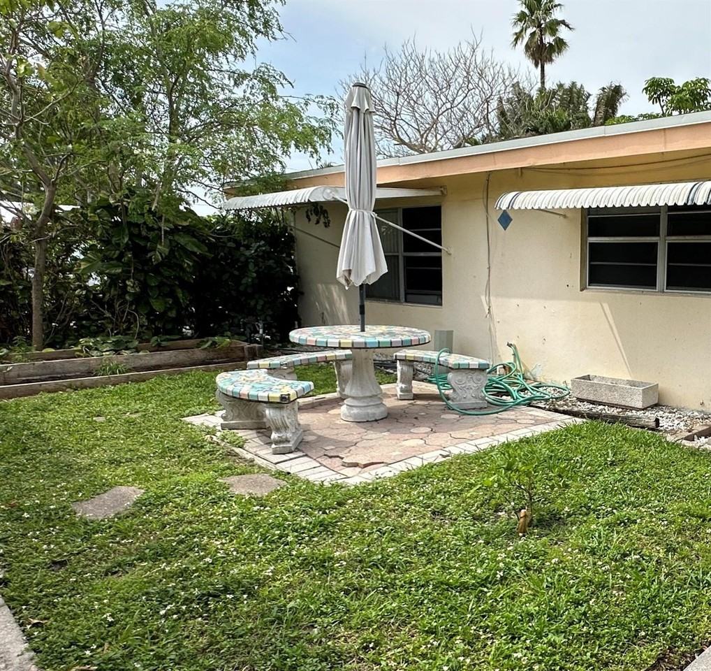 1973 Ne 4th St #6 - Photo 7 of 10
