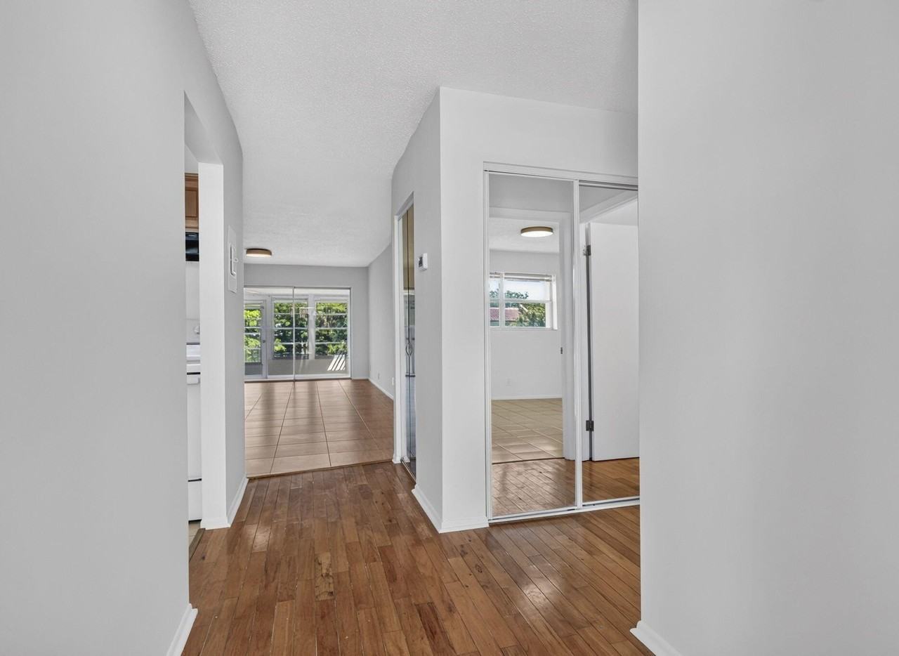 109 Lake Barbara Dr - Photo 6 of 50