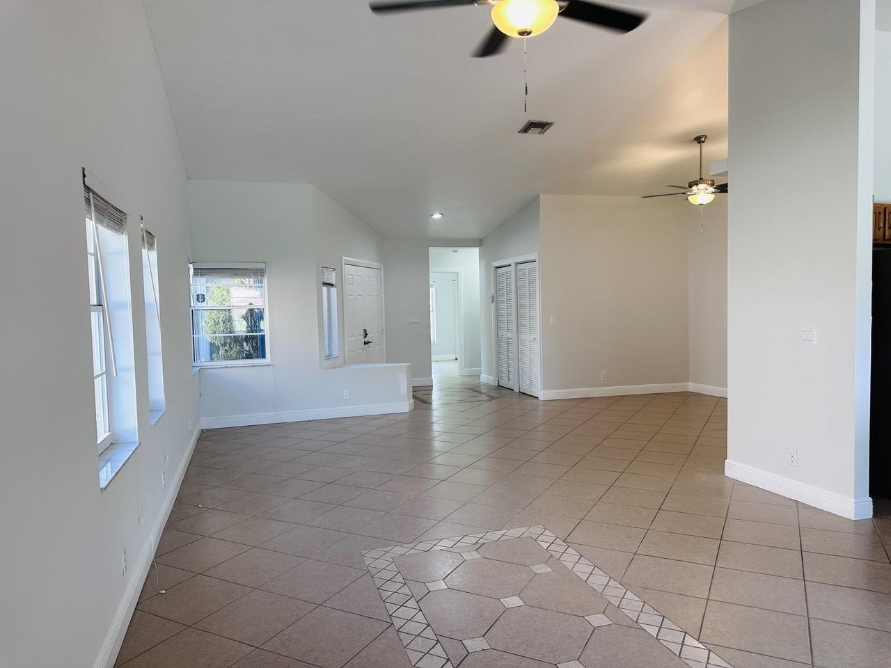 10807 Palm Spring Dr - Photo 3 of 18