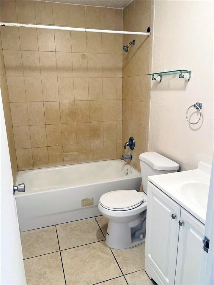 400 Nw 65th Ave #209 - Photo 3 of 8
