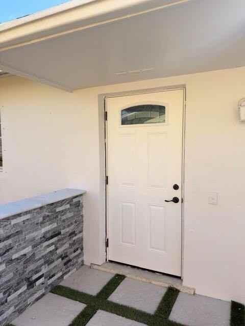 364 Garden Blvd - Photo 4 of 16