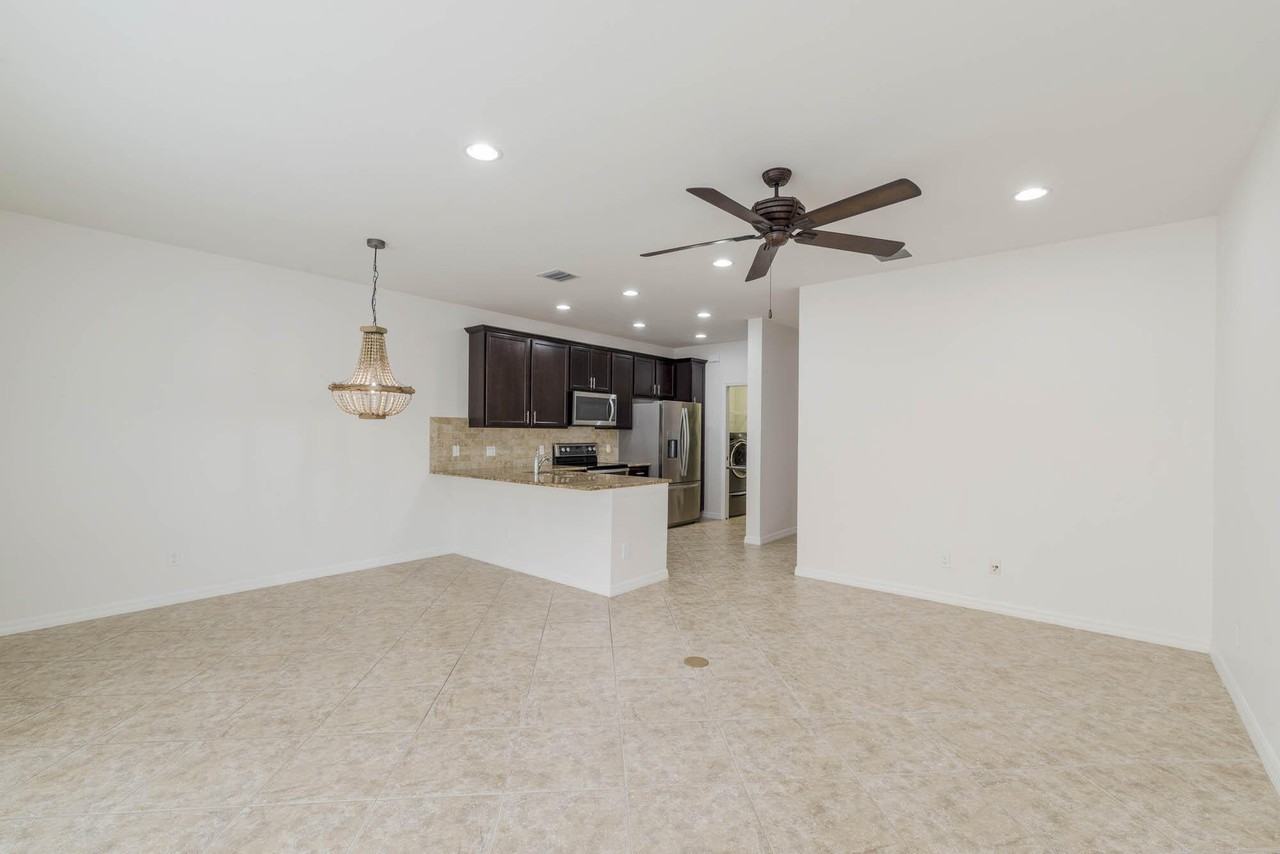 2859 Sunbury Dr - Photo 3 of 26