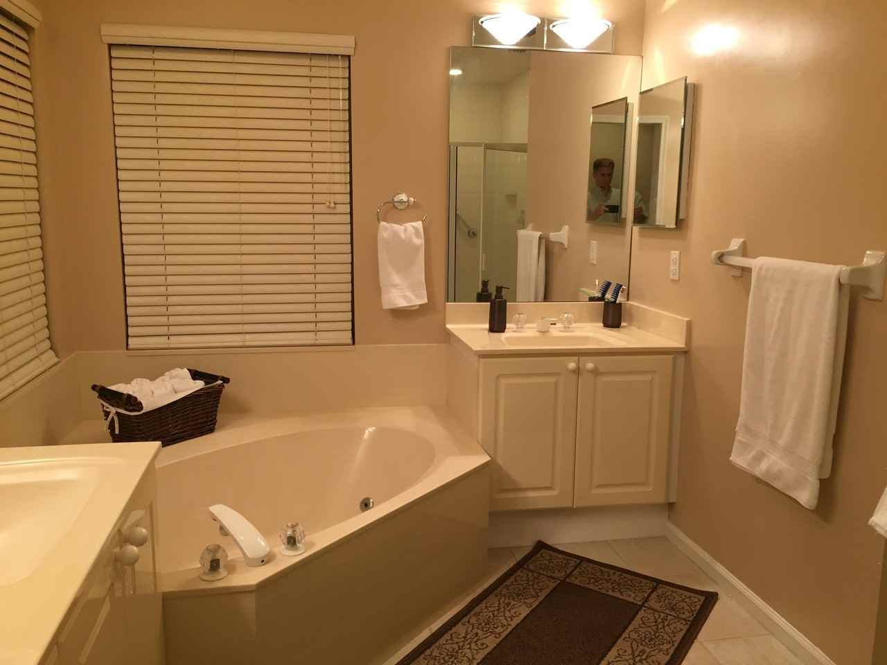 14044 Aster Ave - Photo 3 of 36
