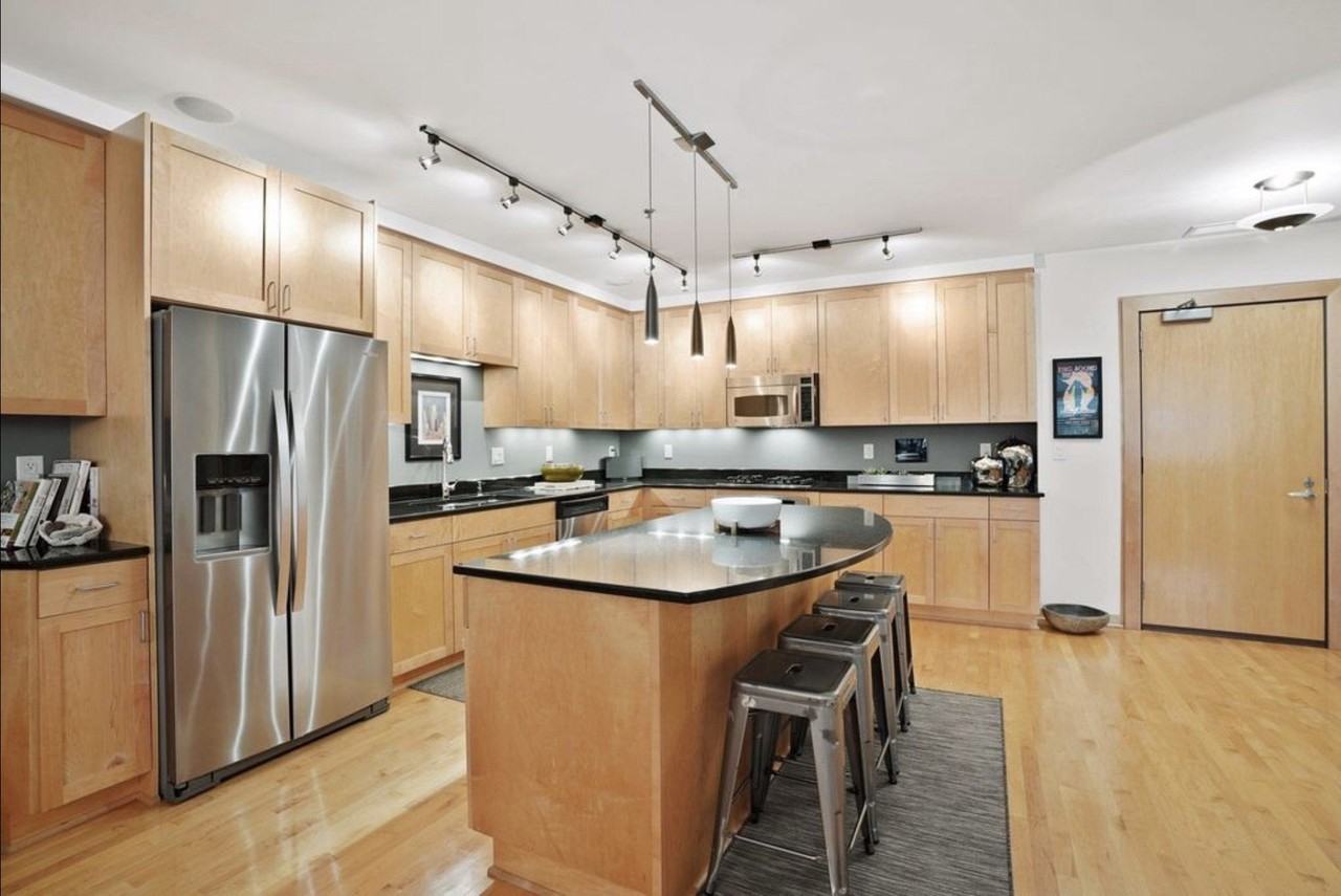 111 4th Ave N #101 - Photo 3 of 24